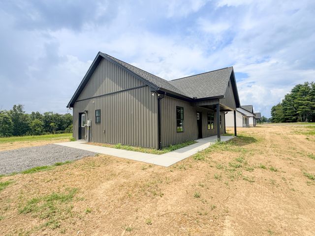 4649 Scottsville Rd, Lafayette, TN 37083