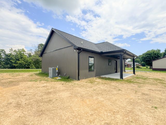 4649 Scottsville Rd, Lafayette, TN 37083