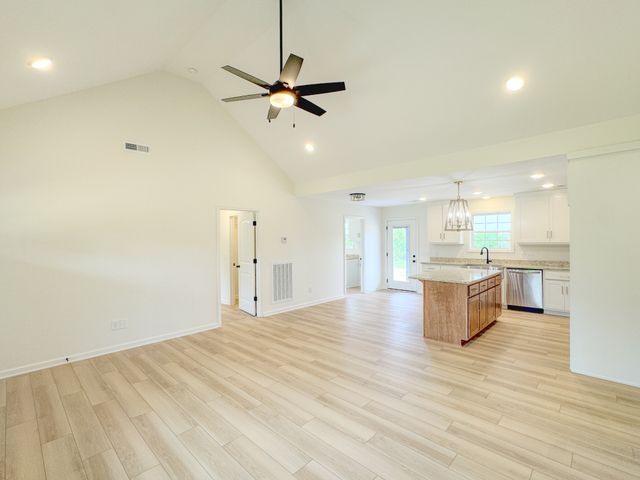 4649 Scottsville Rd, Lafayette, TN 37083