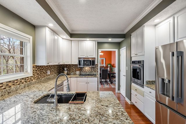 160 Hidden Cove Ct, Gallatin, TN 37066