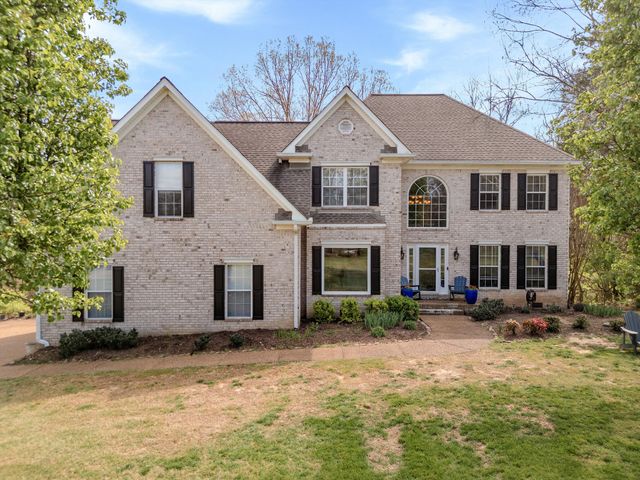 160 Hidden Cove Ct, Gallatin, TN 37066