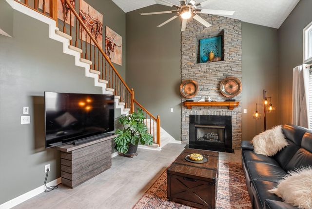 160 Hidden Cove Ct, Gallatin, TN 37066