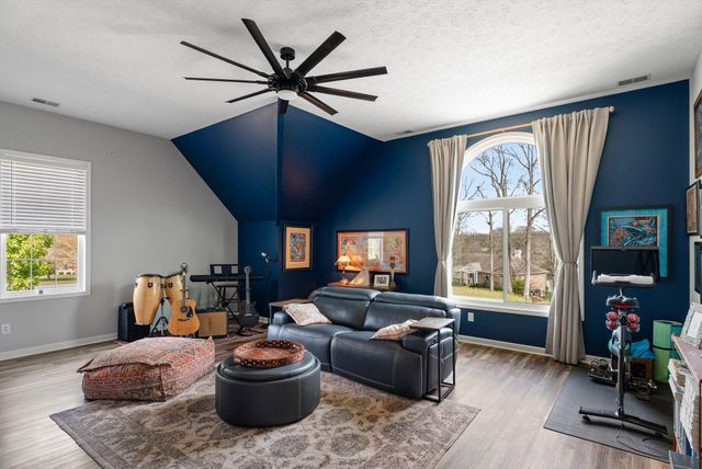 160 Hidden Cove Ct, Gallatin, TN 37066