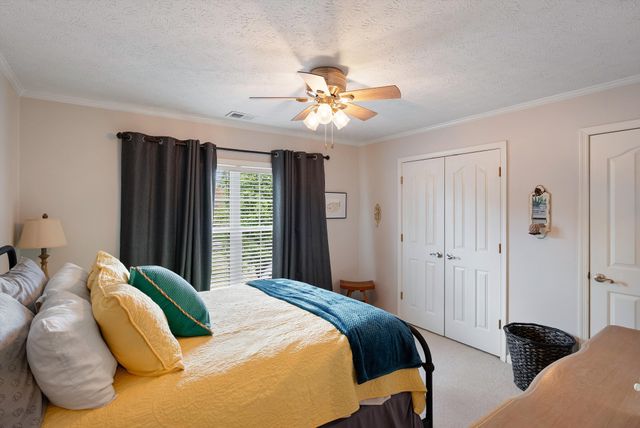 160 Hidden Cove Ct, Gallatin, TN 37066