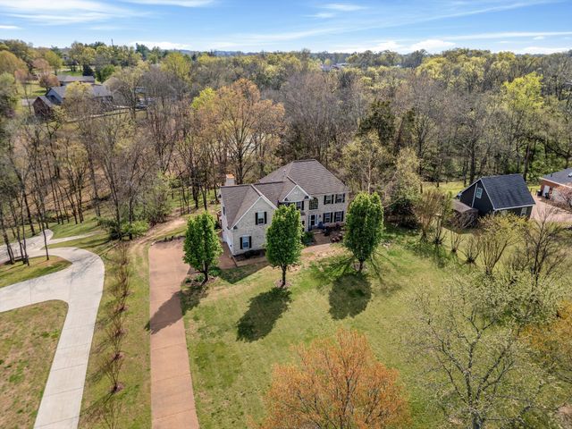 160 Hidden Cove Ct, Gallatin, TN 37066