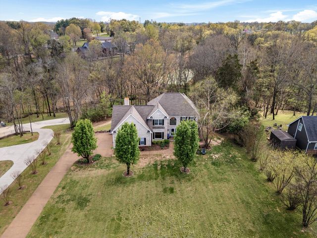 160 Hidden Cove Ct, Gallatin, TN 37066