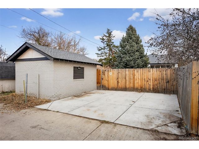 1555 Rosemary St, Denver, CO 80220