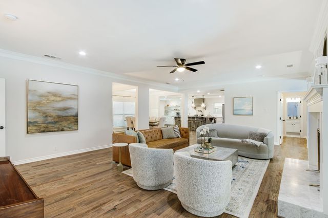 2703 W Prairie Creek Drive, Richardson, TX 75080