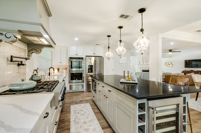 2703 W Prairie Creek Drive, Richardson, TX 75080