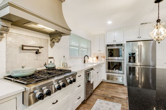 2703 W Prairie Creek Drive, Richardson, TX 75080