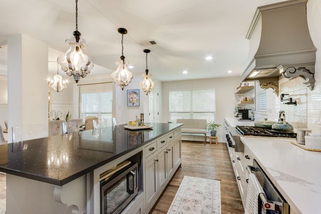 2703 W Prairie Creek Drive, Richardson, TX 75080