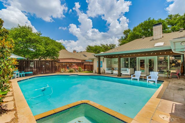 2703 W Prairie Creek Drive, Richardson, TX 75080