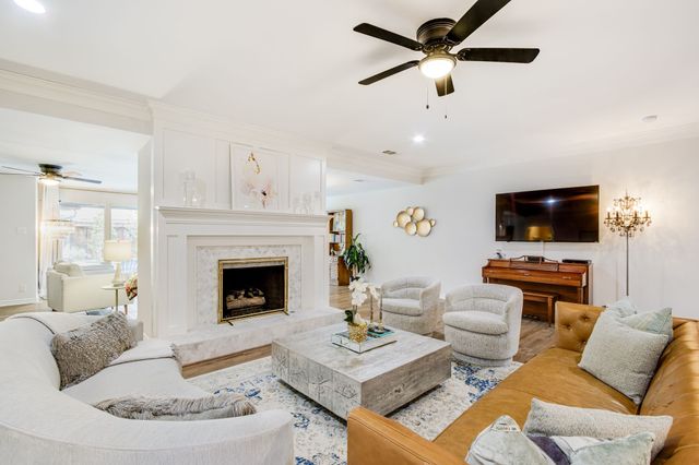 2703 W Prairie Creek Drive, Richardson, TX 75080