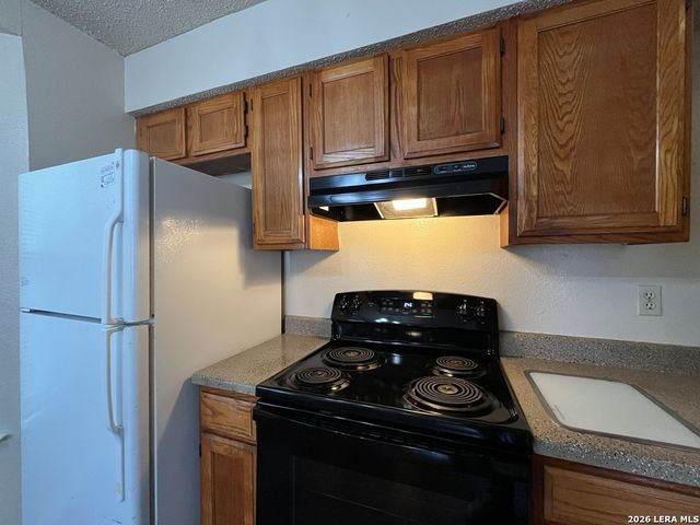 6306 Queens Castle Apt 4, San Antonio, TX 78218