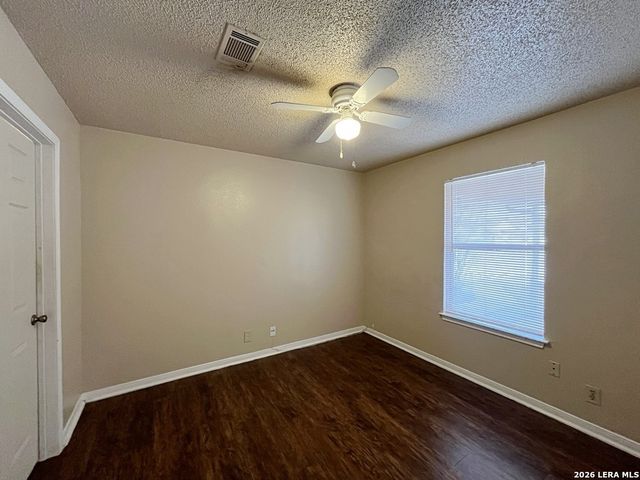 6306 Queens Castle Apt 4, San Antonio, TX 78218