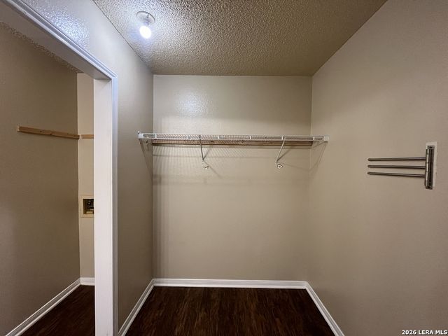 6306 Queens Castle Apt 4, San Antonio, TX 78218