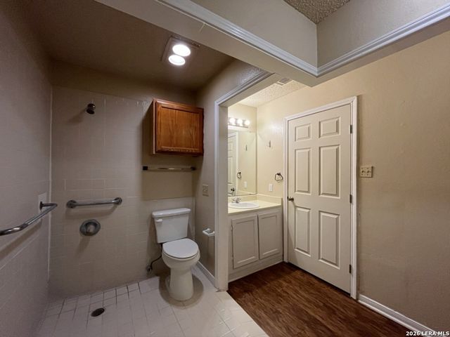 6306 Queens Castle Apt 4, San Antonio, TX 78218