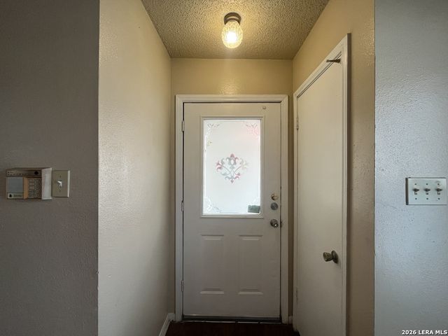 6306 Queens Castle Apt 4, San Antonio, TX 78218