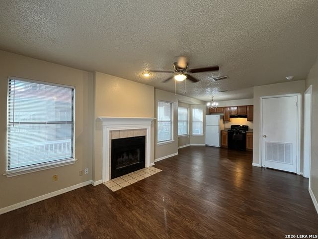 6306 Queens Castle Apt 4, San Antonio, TX 78218