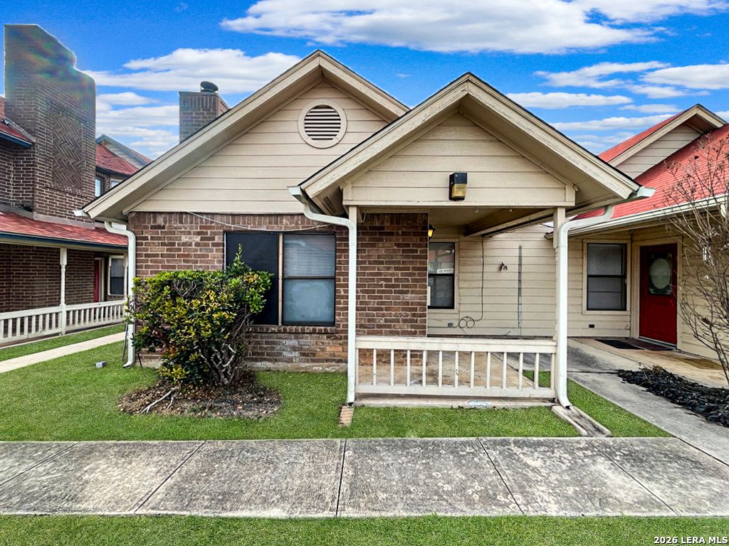 6306 Queens Castle Apt 4, San Antonio, TX 78218