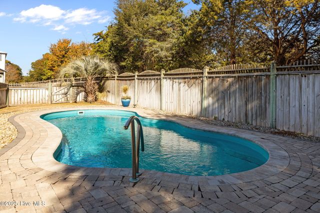 106 Key West Lane, Newport, NC 28570