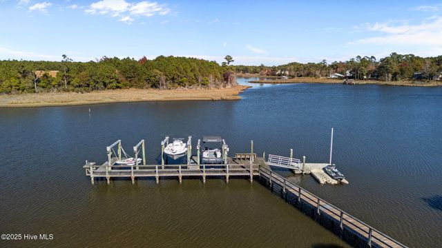 106 Key West Lane, Newport, NC 28570