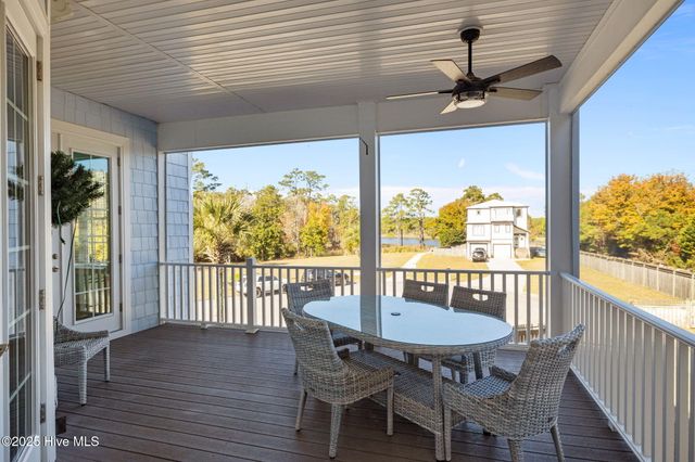 106 Key West Lane, Newport, NC 28570
