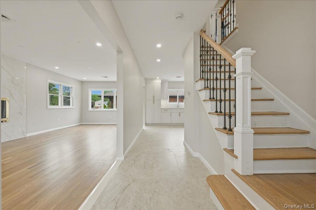 616 Harless Place, West Hempstead, NY 11552 — photo 3