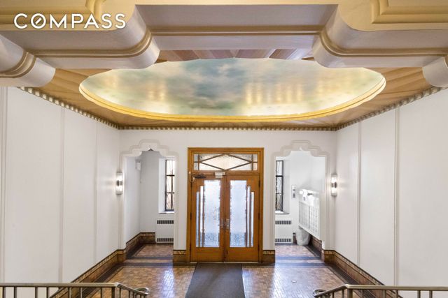 680 W 204th St Apt 4F, New York City, NY 10034