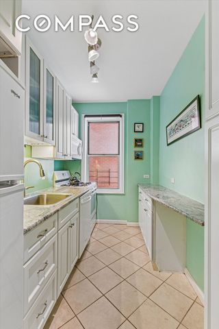 680 W 204th St Apt 4F, New York City, NY 10034