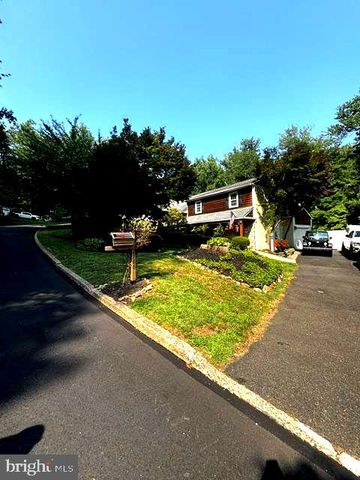 2766 ARROWHEAD DR, Langhorne, PA 19053