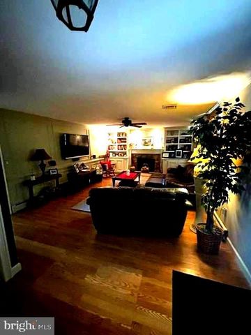 2766 ARROWHEAD DR, Langhorne, PA 19053