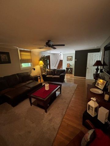 2766 ARROWHEAD DR, Langhorne, PA 19053