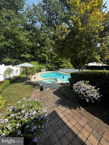2766 ARROWHEAD DR, Langhorne, PA 19053