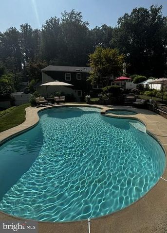 2766 ARROWHEAD DR, Langhorne, PA 19053