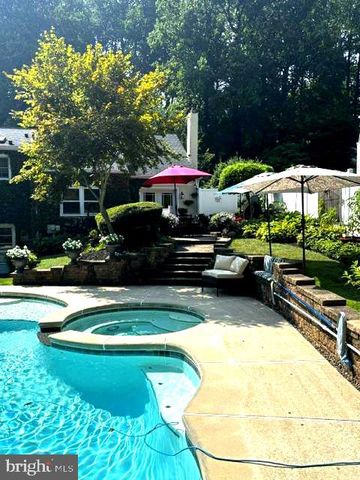 2766 ARROWHEAD DR, Langhorne, PA 19053