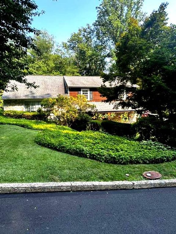 2766 ARROWHEAD DR, Langhorne, PA 19053