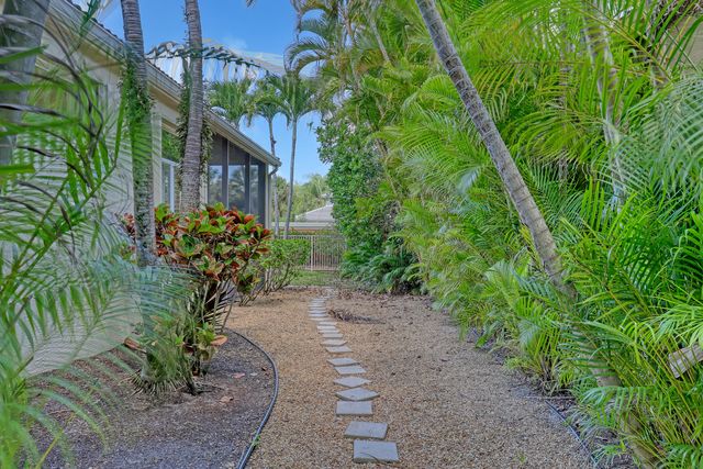 9493 Via Elegante, Wellington, FL 33411