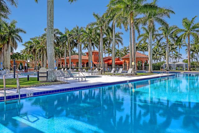 9493 Via Elegante, Wellington, FL 33411