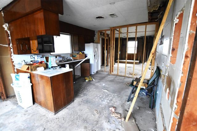 17411 Fm 2100 Road, Crosby, TX 77532