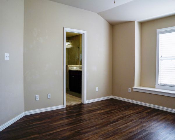 4920-4922 Villas Drive, Sanger, TX 76266