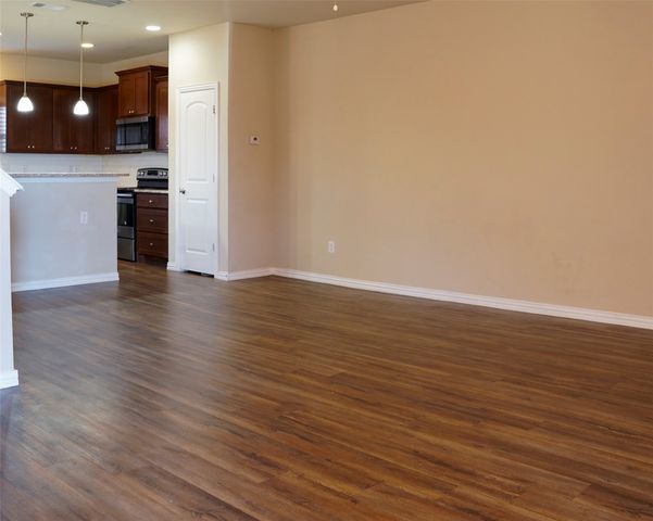 4920-4922 Villas Drive, Sanger, TX 76266