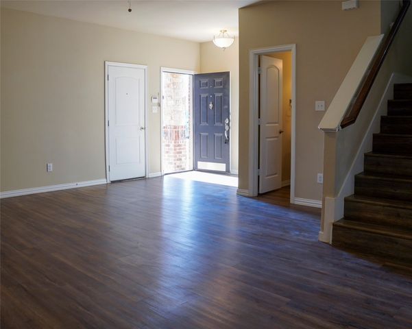 4920-4922 Villas Drive, Sanger, TX 76266