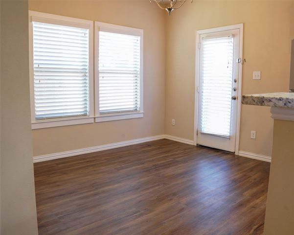 4920-4922 Villas Drive, Sanger, TX 76266