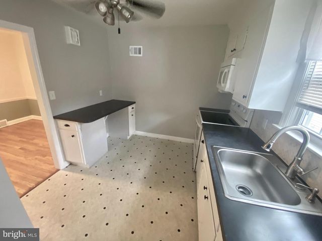 414 BECKER AVE, Wilmington, DE 19804