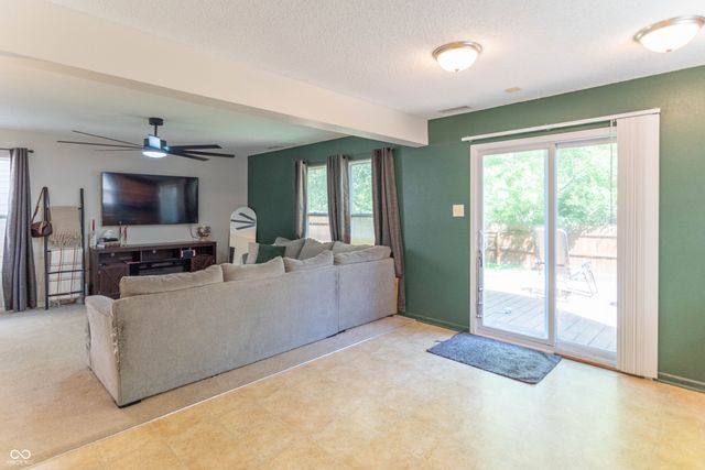 8848 Hosta Way, Camby, IN 46113