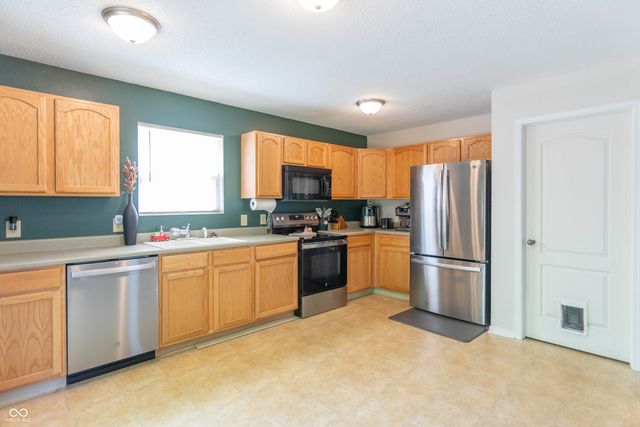 8848 Hosta Way, Camby, IN 46113
