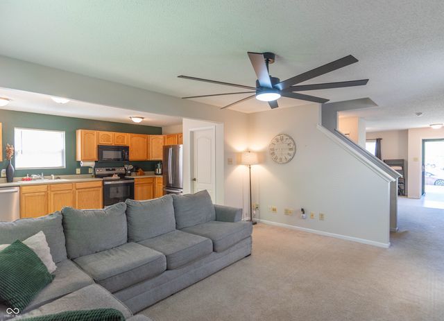 8848 Hosta Way, Camby, IN 46113
