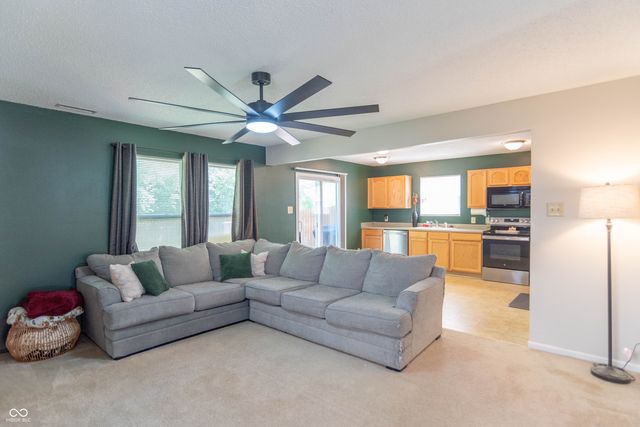 8848 Hosta Way, Camby, IN 46113