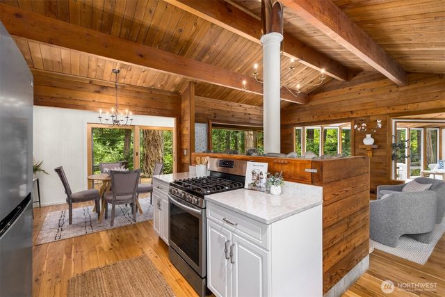 6565 NE Island Center Rd., Bainbridge Island, WA 98110